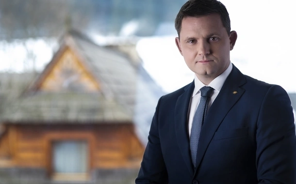 Pictured is Wojciech Budzowski, general director of Elavon customer Nosalowy Dwór Resort and Spa